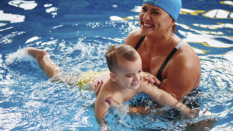 Magnum Opus Begynder Med Mor Aqua Svoemning Vand 02